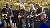 Eagles were formed in 1971. (Image via Getty)